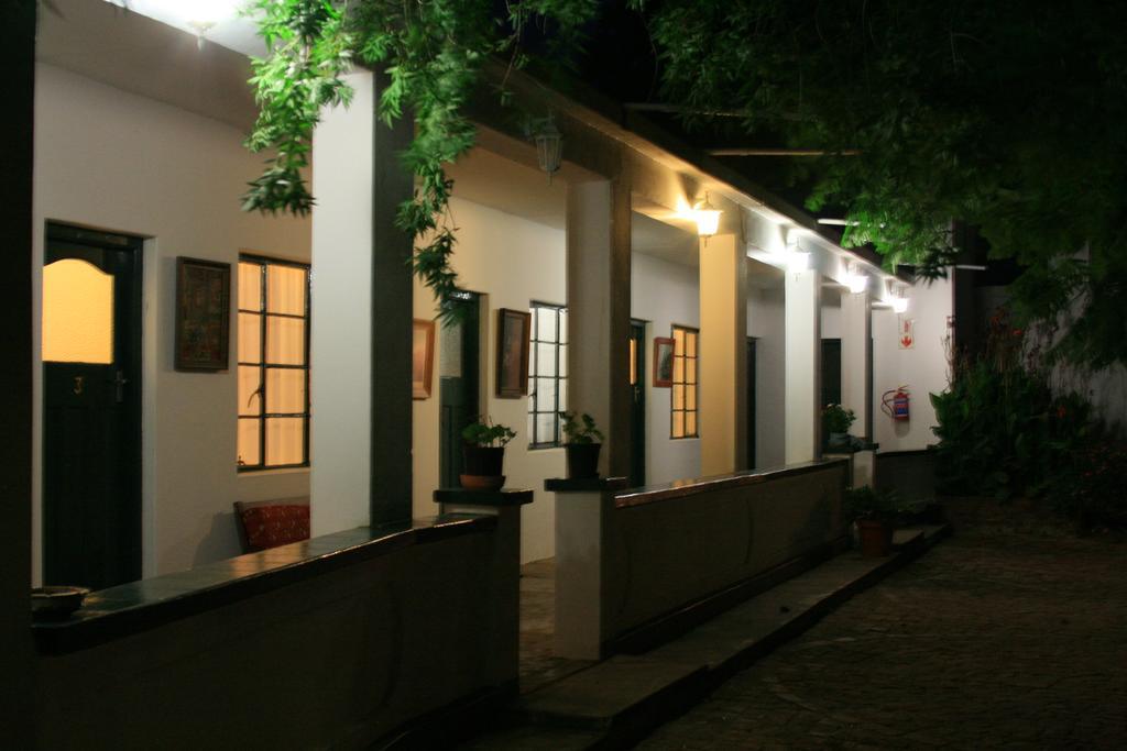 Steytlerville Royal Hotel Exterior foto